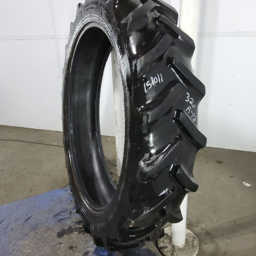 320/80R42 Goodyear Farm DT800 Super Traction R-1W 141A8 60%