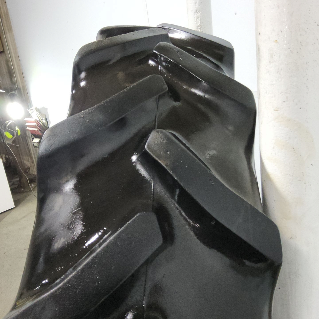 320/80R42 Goodyear Farm DT800 Super Traction R-1W 141A8 60%