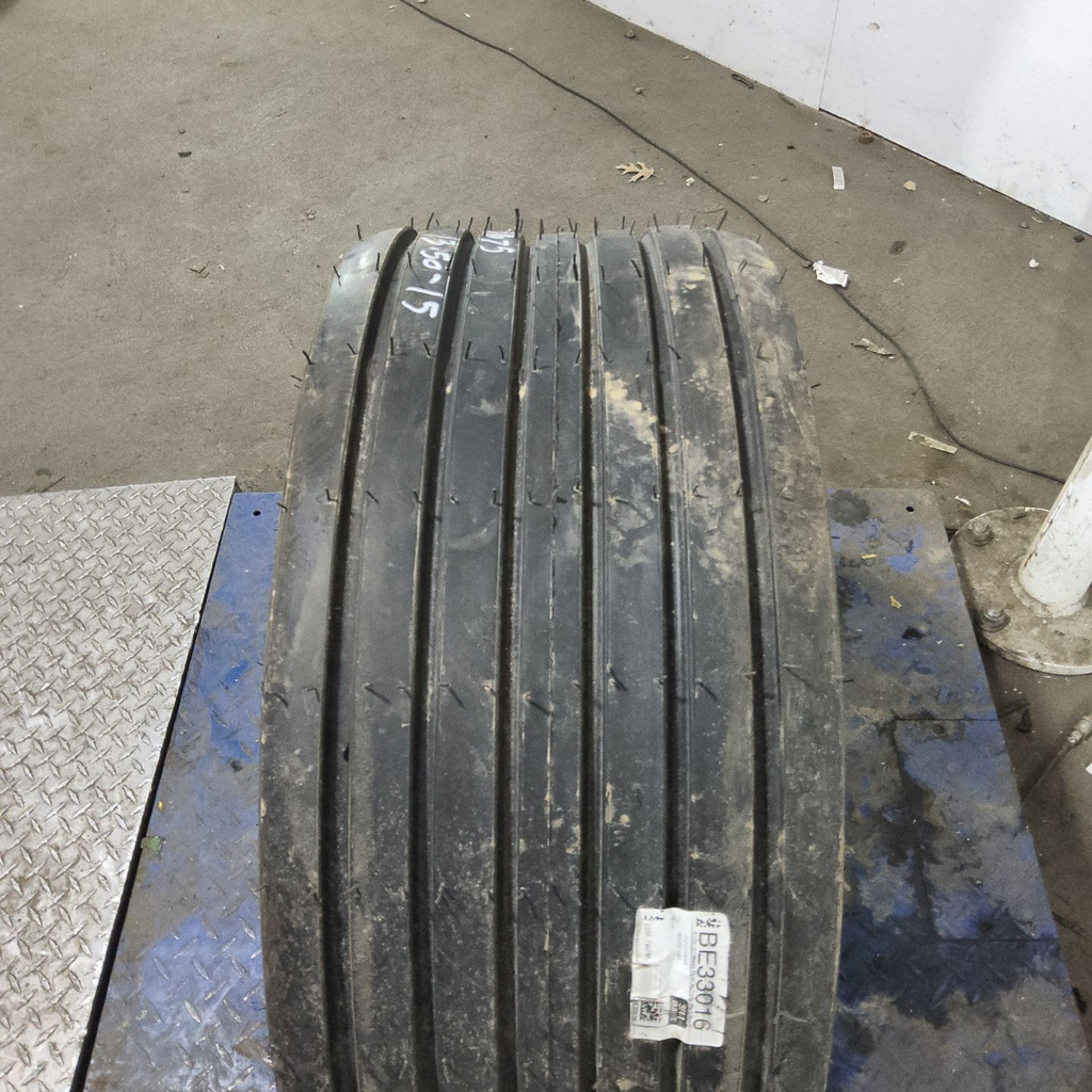 31x13.50-15 Goodyear Farm Terra Rib NHS HF-1 D (8 Ply), 114B