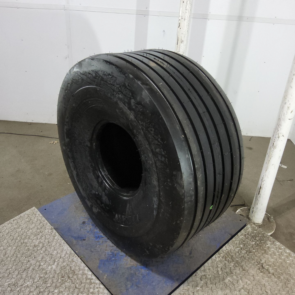 21.5L-16.1SL Titan Farm Hi Flotation I-1 D (8 Ply), 143B 99%