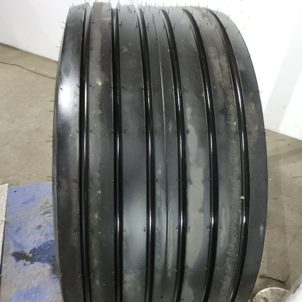 21.5L-16.1SL Titan Farm Hi Flotation I-1 D (8 Ply), 99%