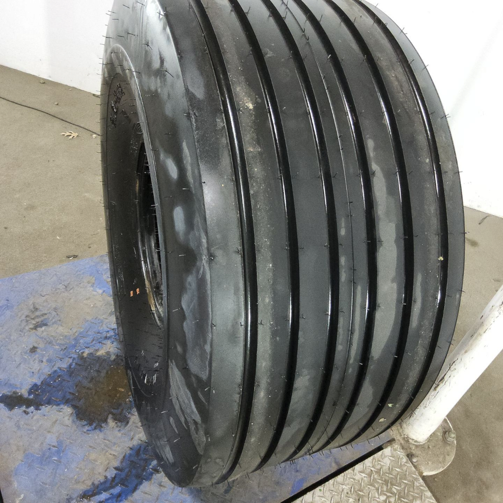 21.5L-16.1SL Titan Farm Hi Flotation I-1 D (8 Ply), 99%