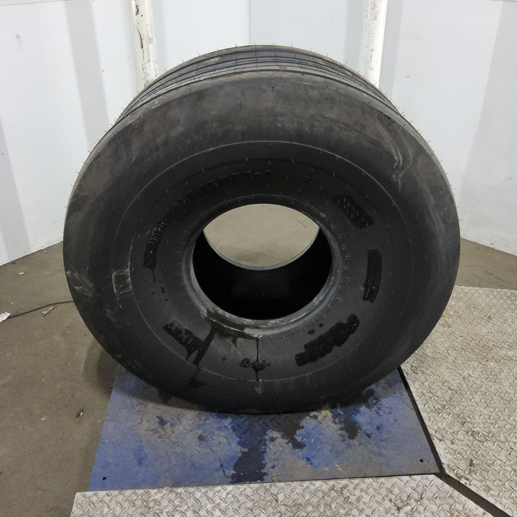 21.5L-16.1 BKT Tires Farm Implement  I-1 D (8 Ply)