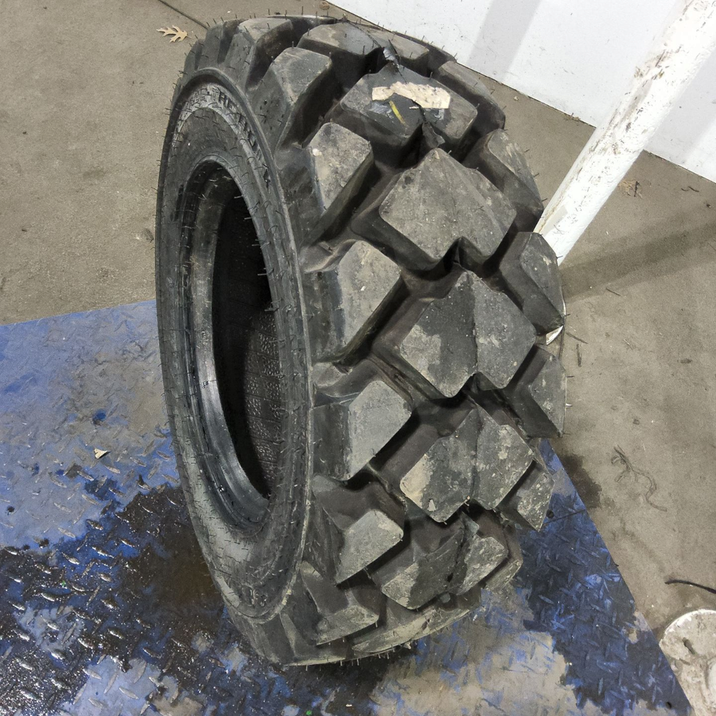 10-16.5 Galaxy Hulk L-5 E (10 Ply), 99%