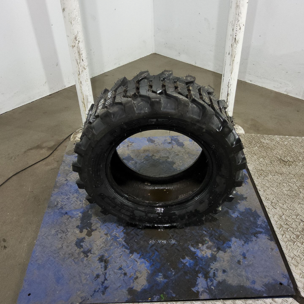 27x10.50-15 Carlisle Trac Chief R-4 D (8 Ply), 99%