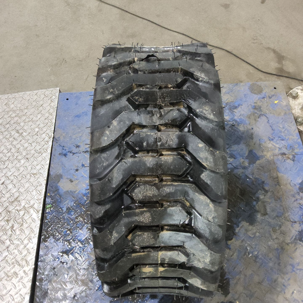 27x10.50-15 Carlisle Trac Chief R-4 D (8 Ply), 99%