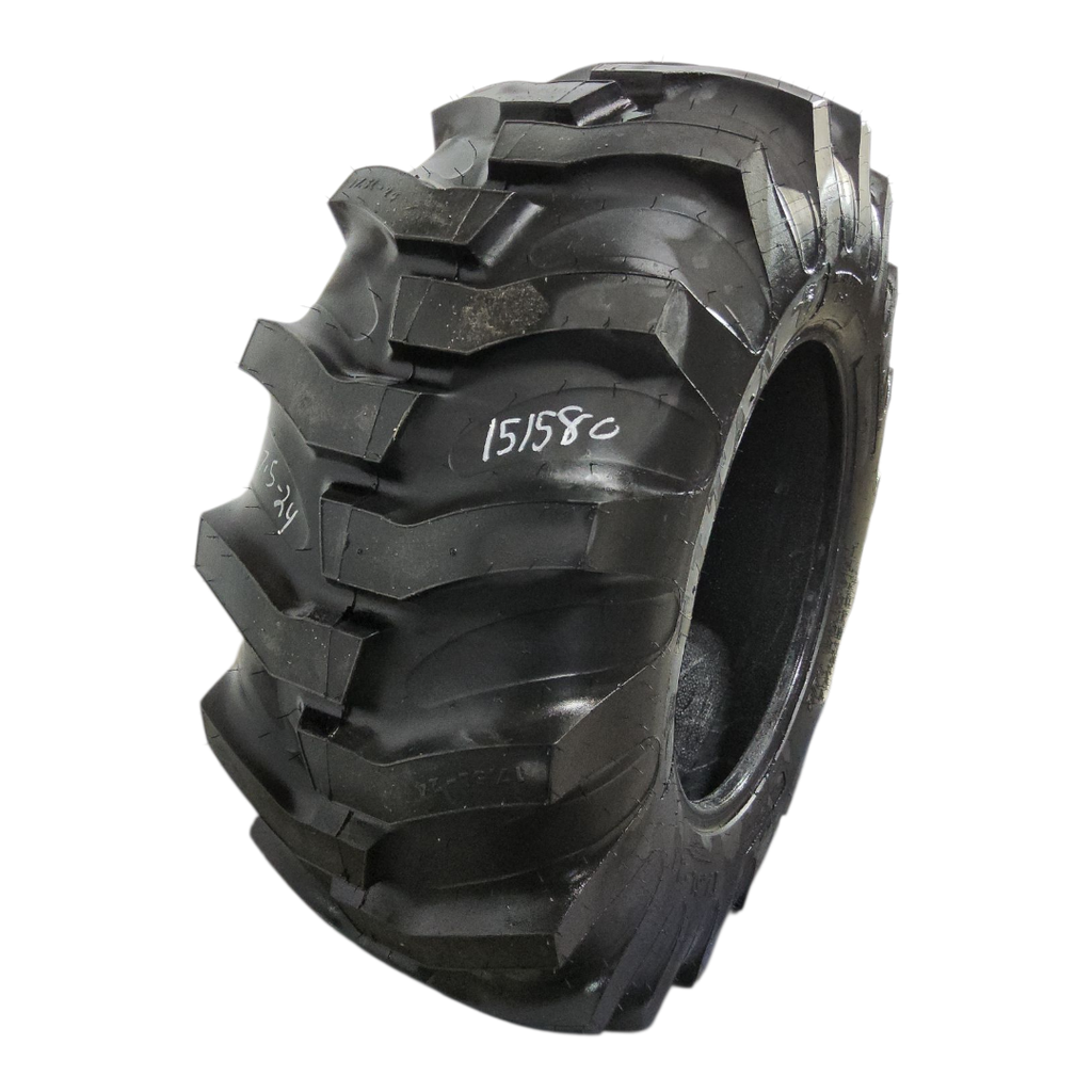 17.5L-24 Titan Farm Industrial Tractor Lug R-4 D (8 Ply)