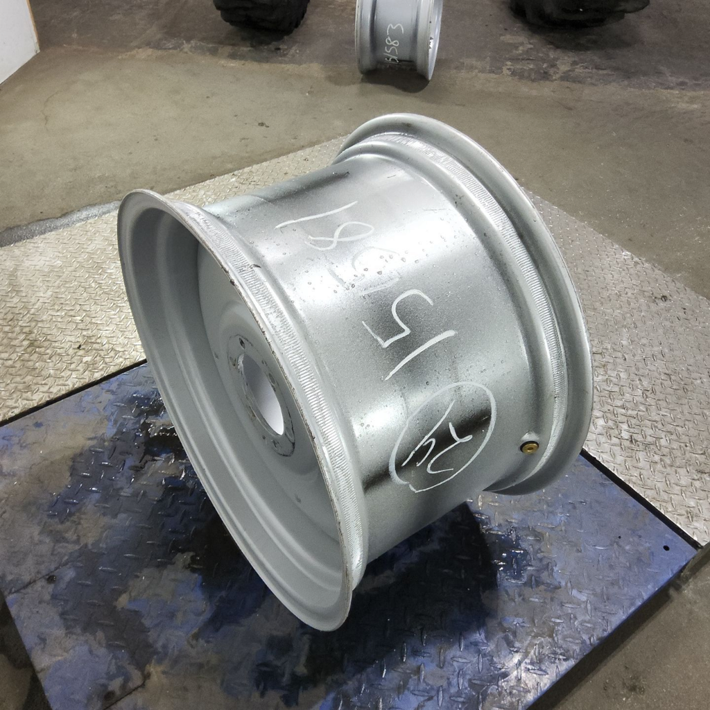 15"W x 24"D, Case IH Silver Mist 10-Hole Formed Plate