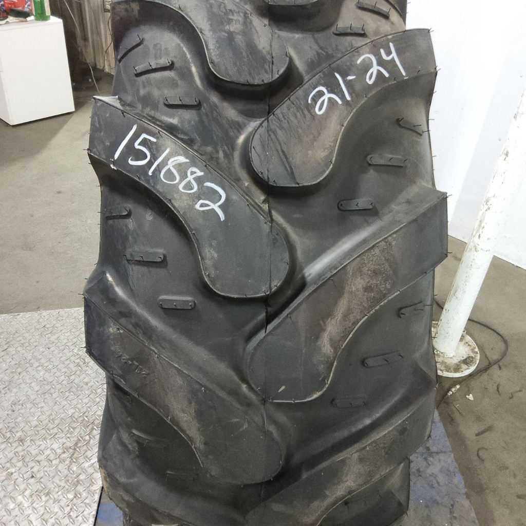 21L-24 Galaxy Ez Rider R-4 F (12 Ply), 99%