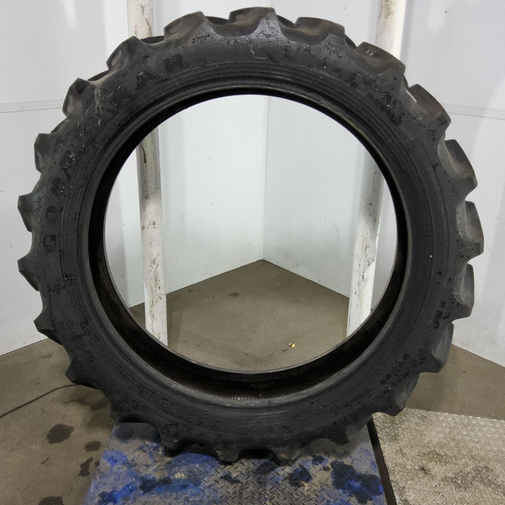 320/80R42 Goodyear Farm DT800 Super Traction R-1W 141A8 99%