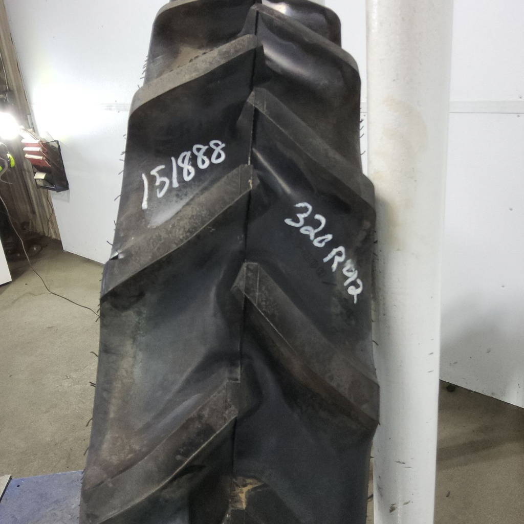 320/80R42 Goodyear Farm DT800 Super Traction R-1W 141A8 99%