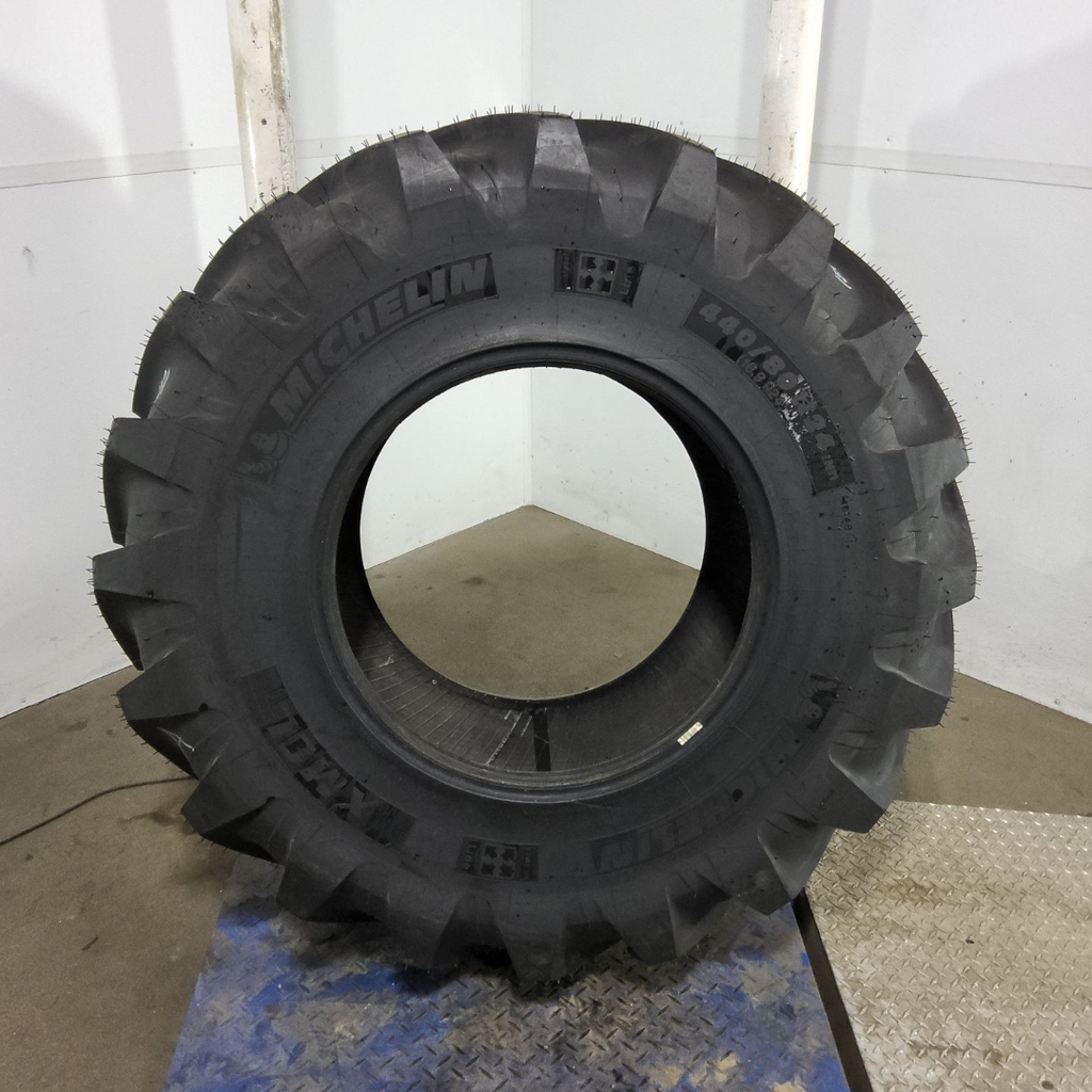 440/80R24 Michelin XMCL R-4 161B 99%