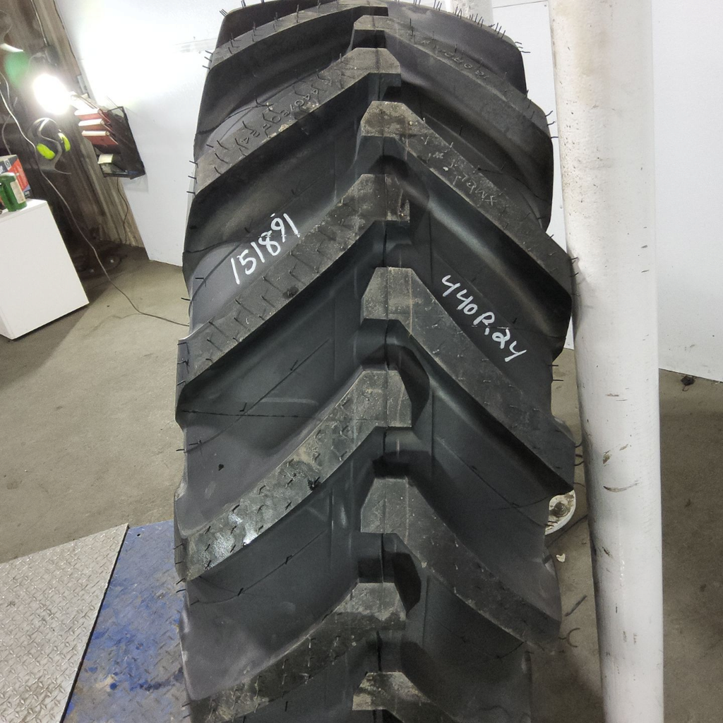 440/80R24 Michelin XMCL R-4 161B 99%