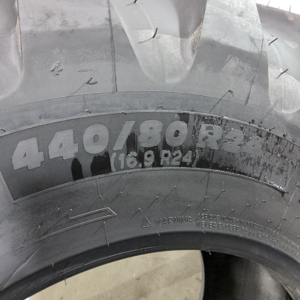 440/80R24 Michelin XMCL R-4 161B 99%