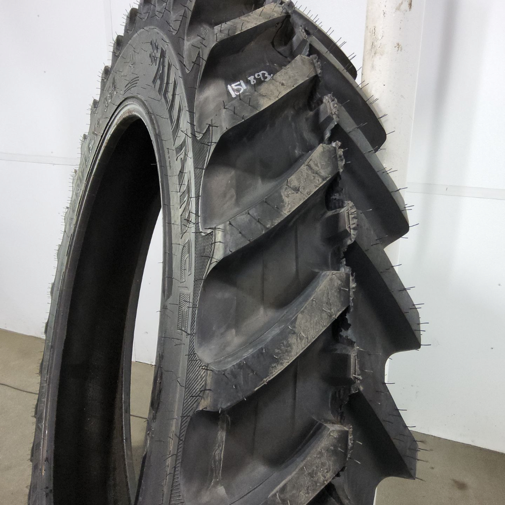 VF320/105R46 Alliance 354 Agriflex+  R-1W 172D 99%