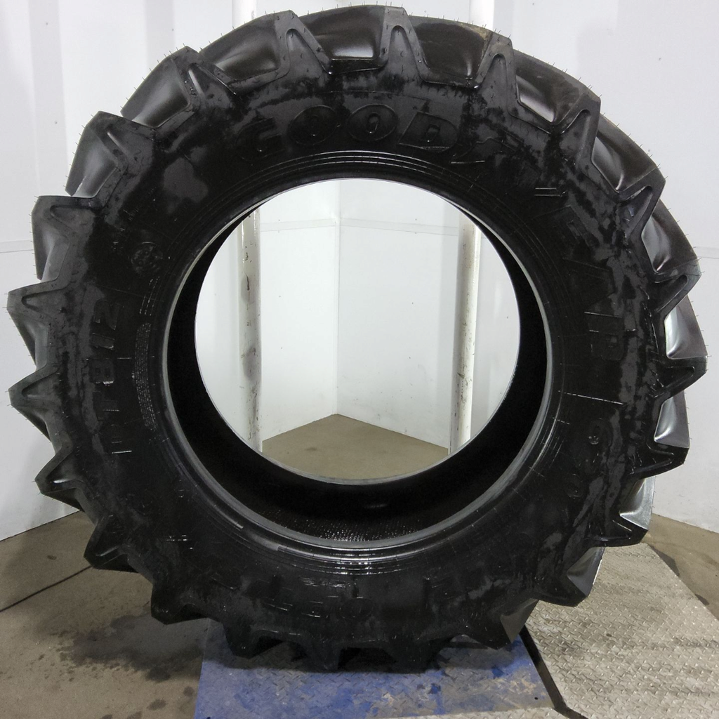 620/70R42 Goodyear Farm DT812 Optitrac R-1W 166B 99%