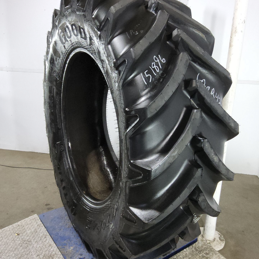 620/70R42 Goodyear Farm DT812 Optitrac R-1W 166B 99%