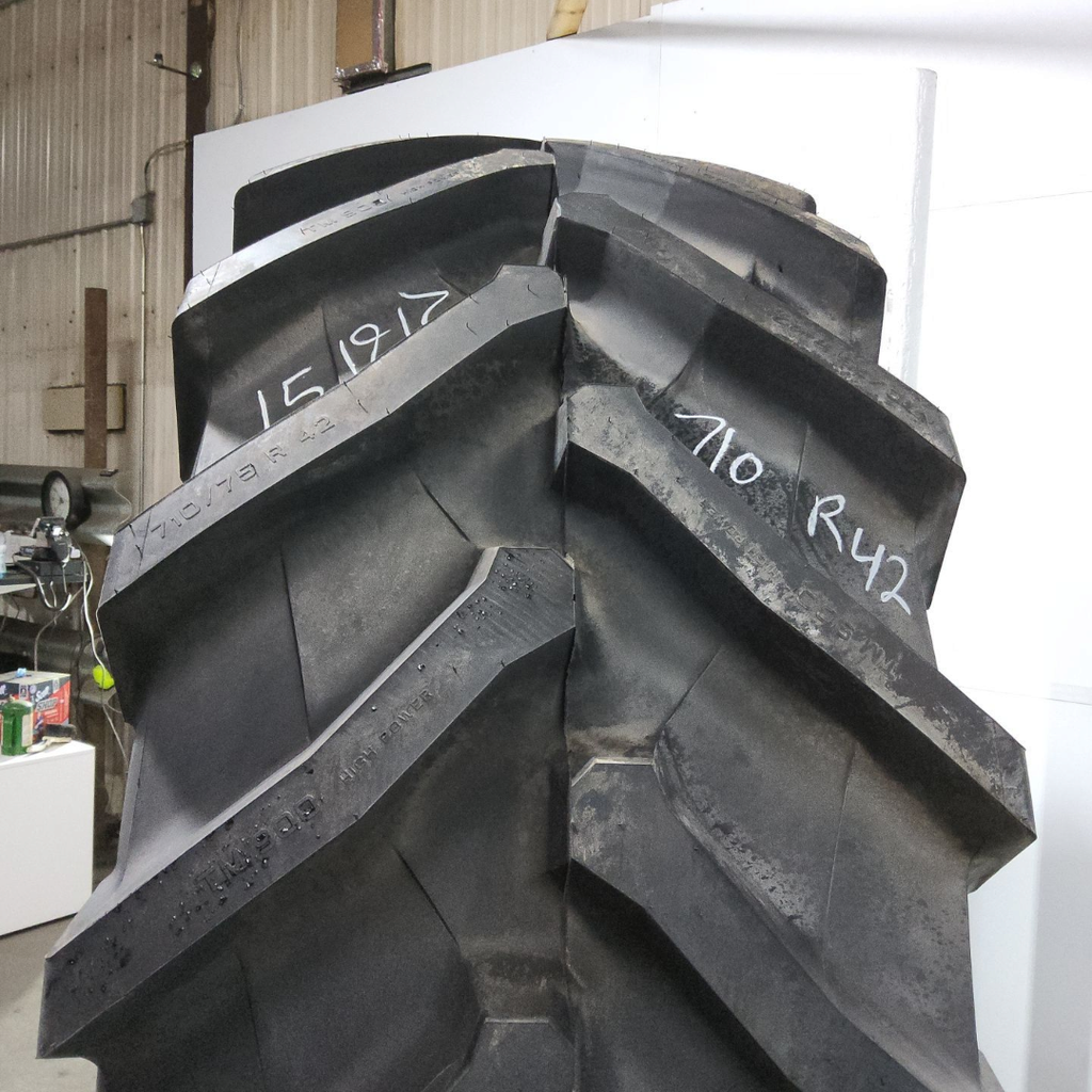 710/75R42 Trelleborg TM900 High Power R-1W 99%