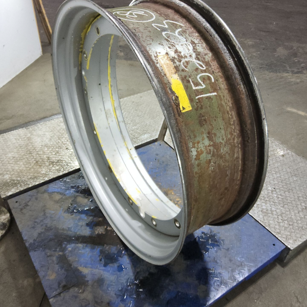 12"W x 38"D, Case IH Silver Mist 12-Hole Stub Disc