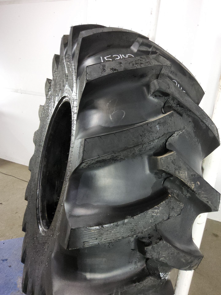 24.5-32 Firestone Forestry Special With CRC LS-2 L (20 Ply), 182A2 99%