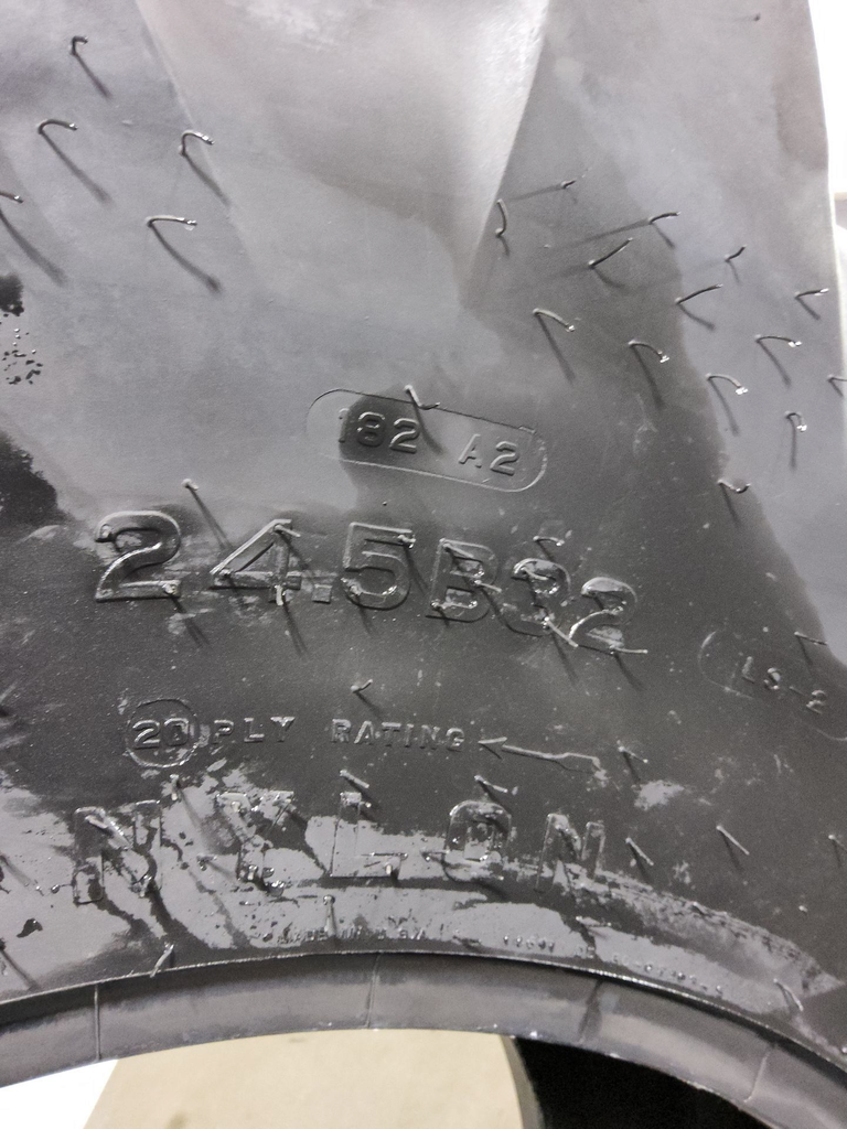 24.5-32 Firestone Forestry Special With CRC LS-2 L (20 Ply), 182A2 99%