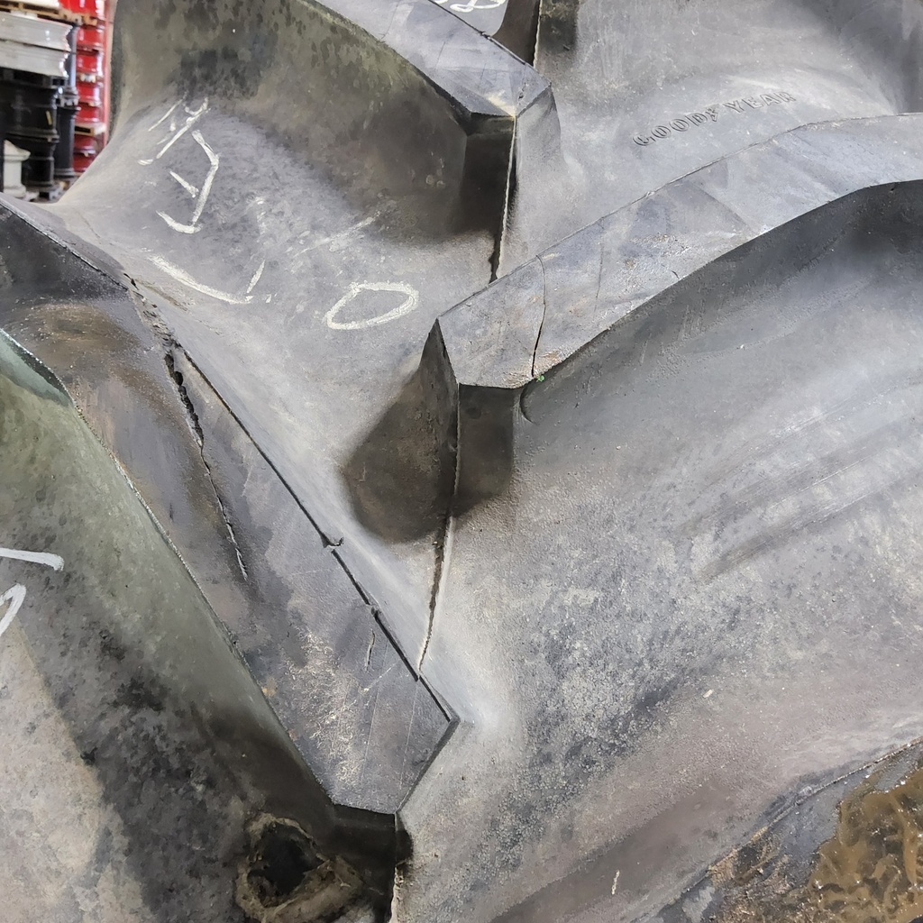 620/70R46 Goodyear Farm DT820 Super Traction R-1W 162B 99%