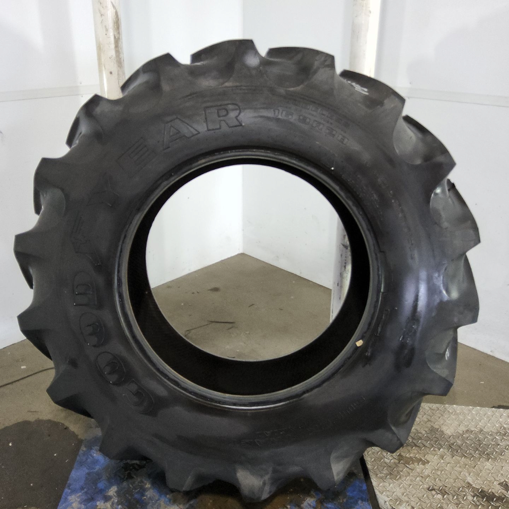 16.9R28 Goodyear Farm Super Traction Radial R-1W 136B 95%