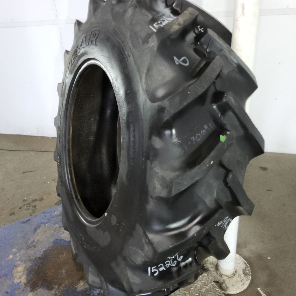 16.9R28 Goodyear Farm Super Traction Radial R-1W 136B 95%