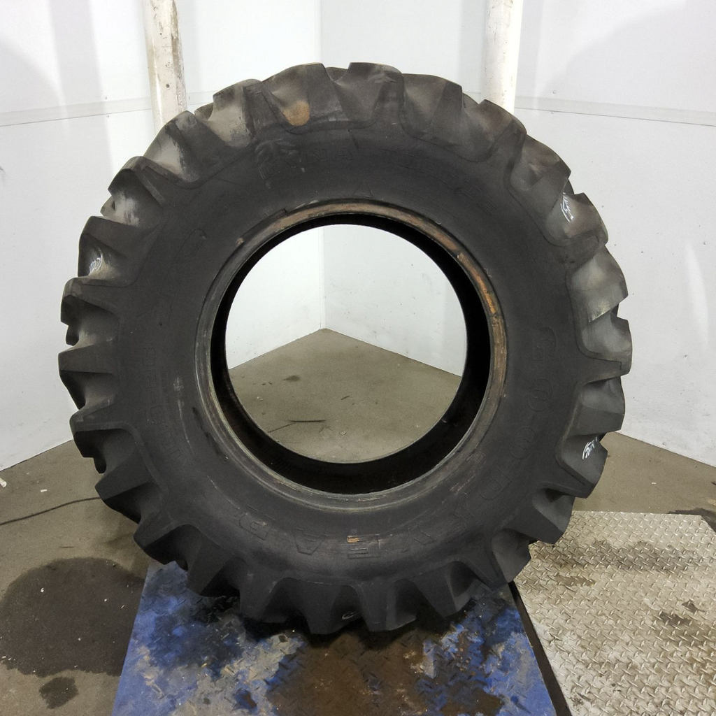 16.9-26 Goodyear Farm Dyna Torque II R-1 E (10 Ply), 90%