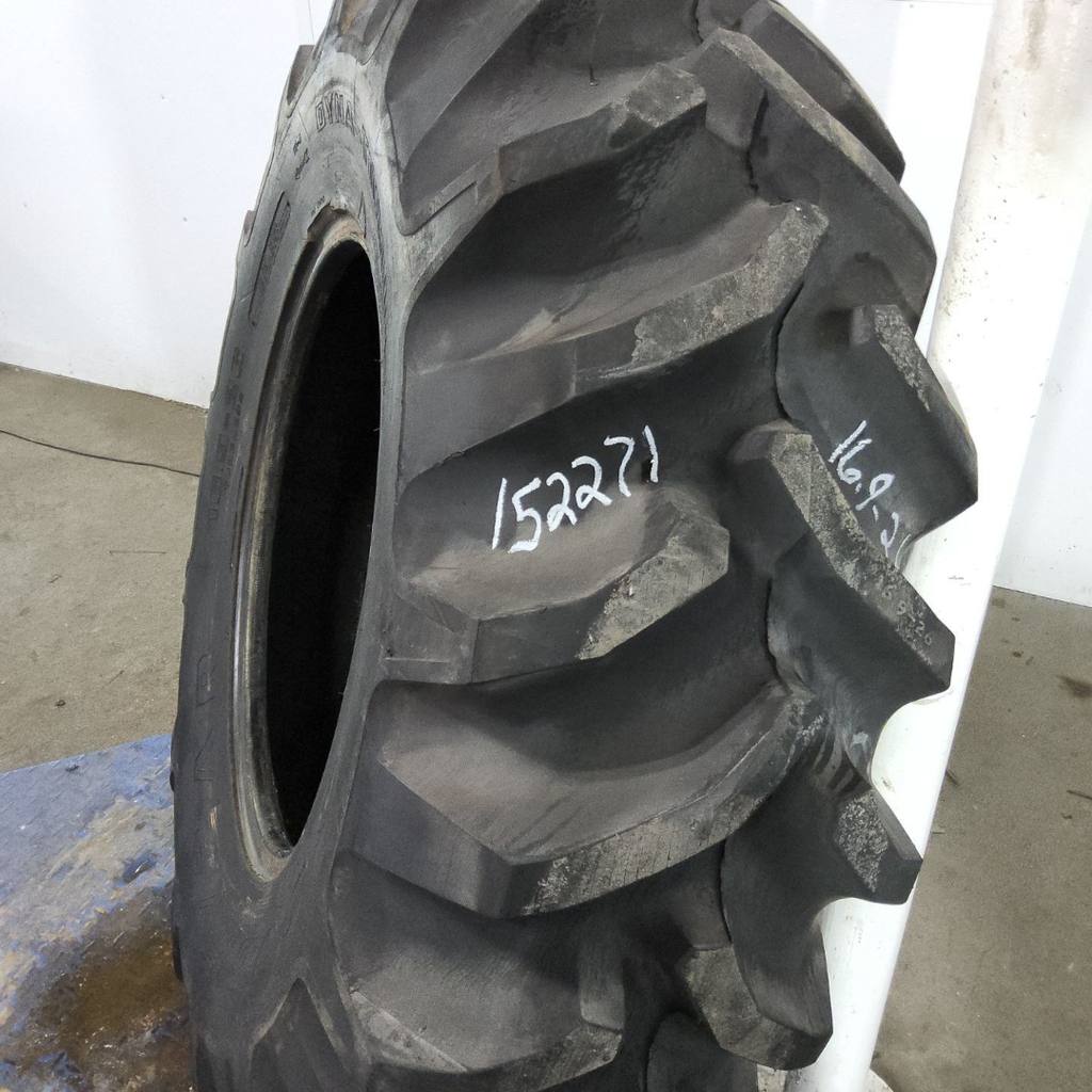 16.9-26 Goodyear Farm Dyna Torque II R-1 E (10 Ply), 90%