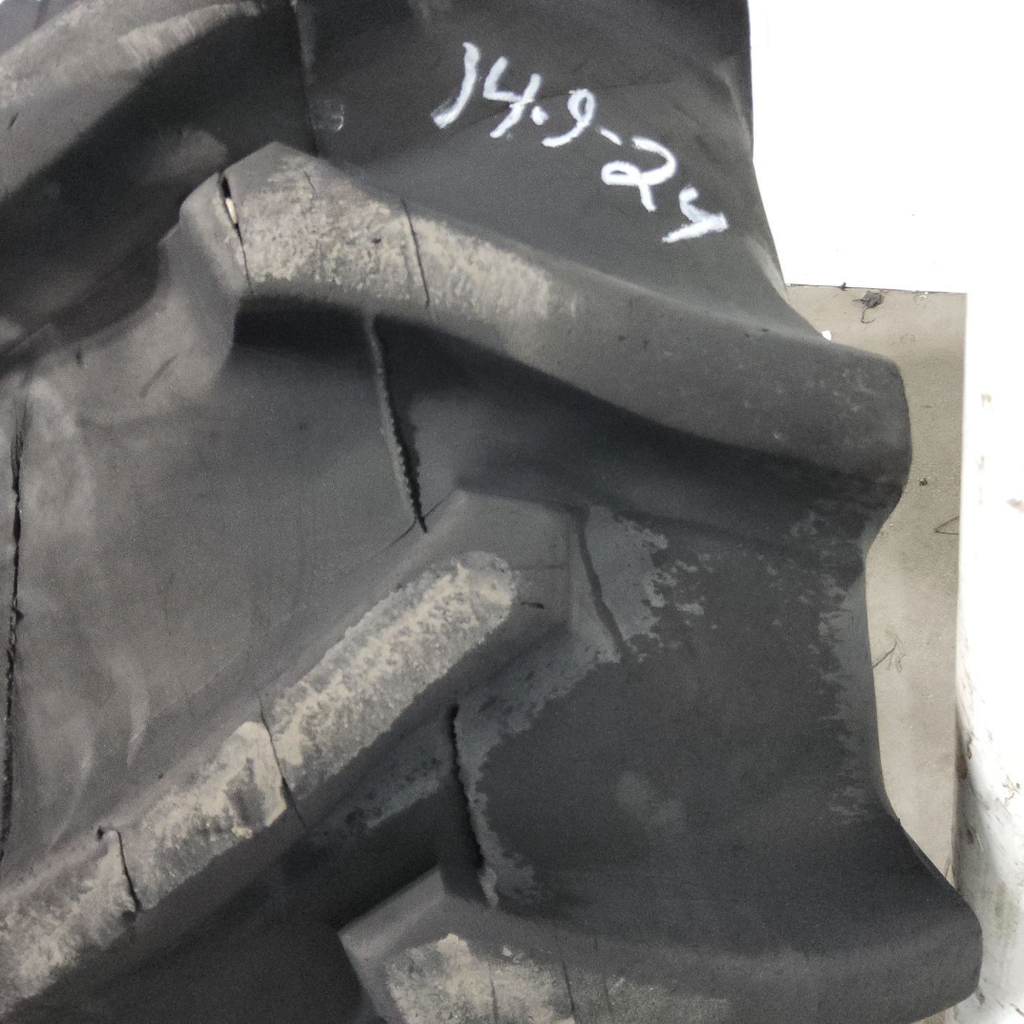14.9-24 Firestone Traction Field & Road R-1 C (6 Ply), 90%