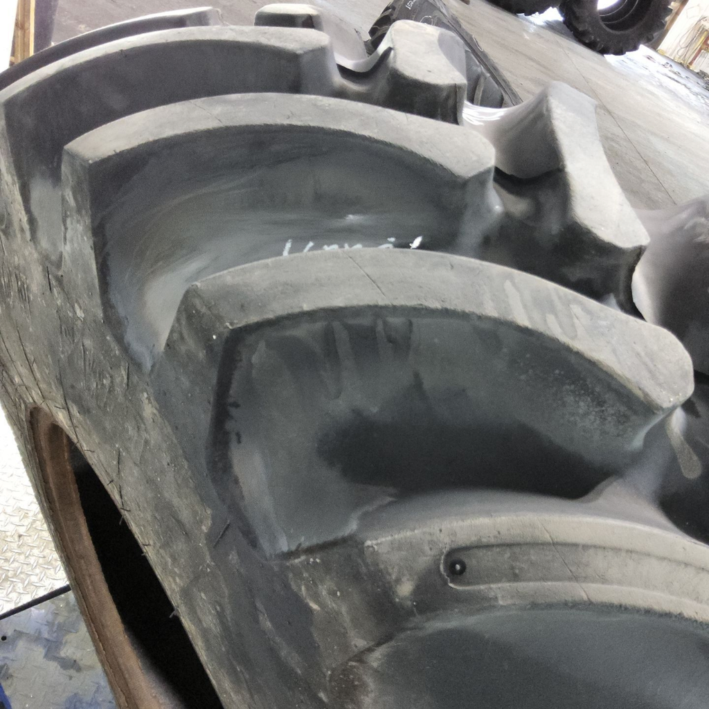 18.4R26 Firestone Radial All Traction FWD R-1 E (10 Ply), 140B 99%