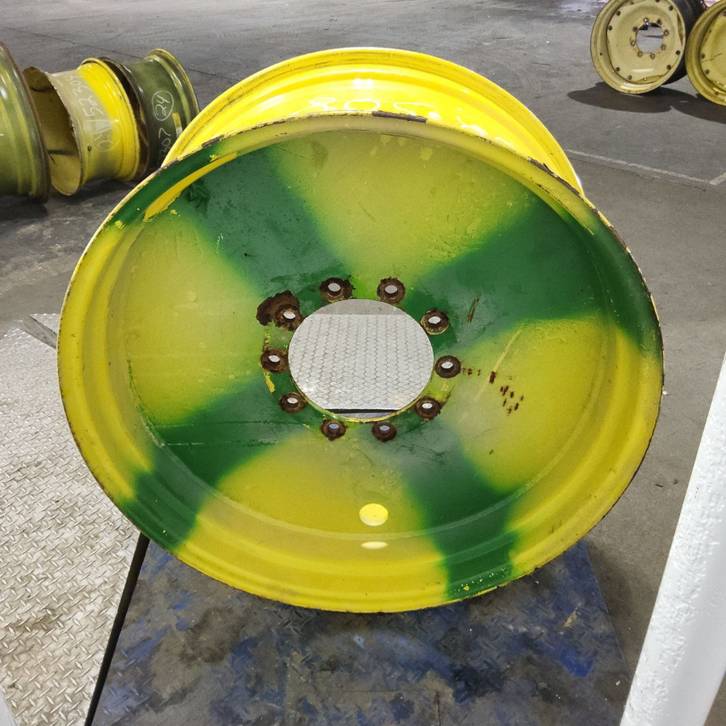 18"W x 38"D, John Deere Yellow 10-Hole Flat Plate Sprayer