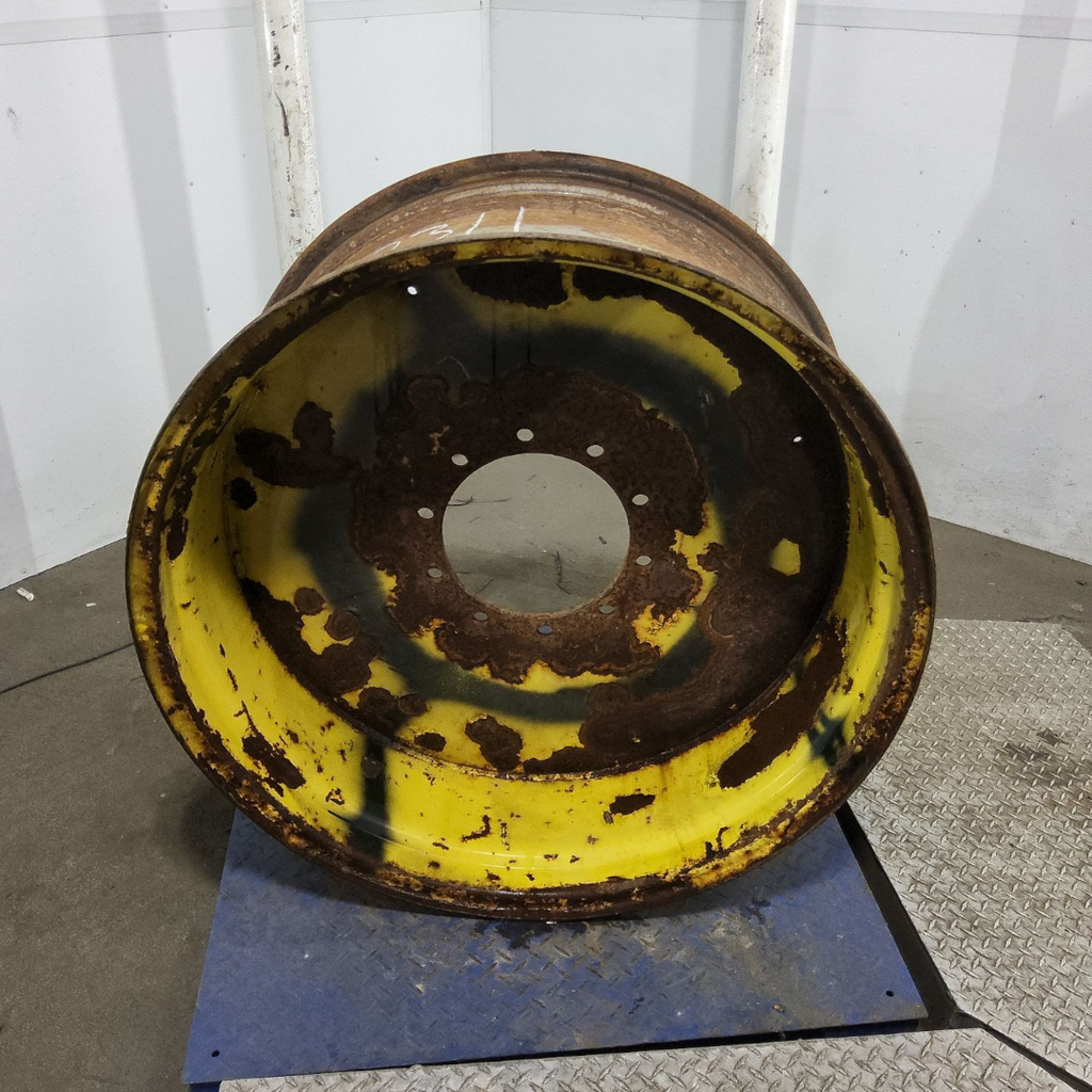 18"W x 38"D, John Deere Yellow 10-Hole Flat Plate Sprayer