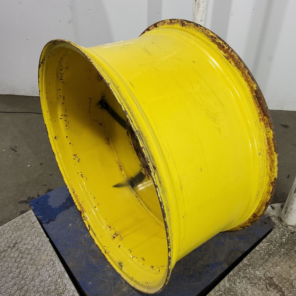 18"W x 38"D, John Deere Yellow 10-Hole Flat Plate Sprayer