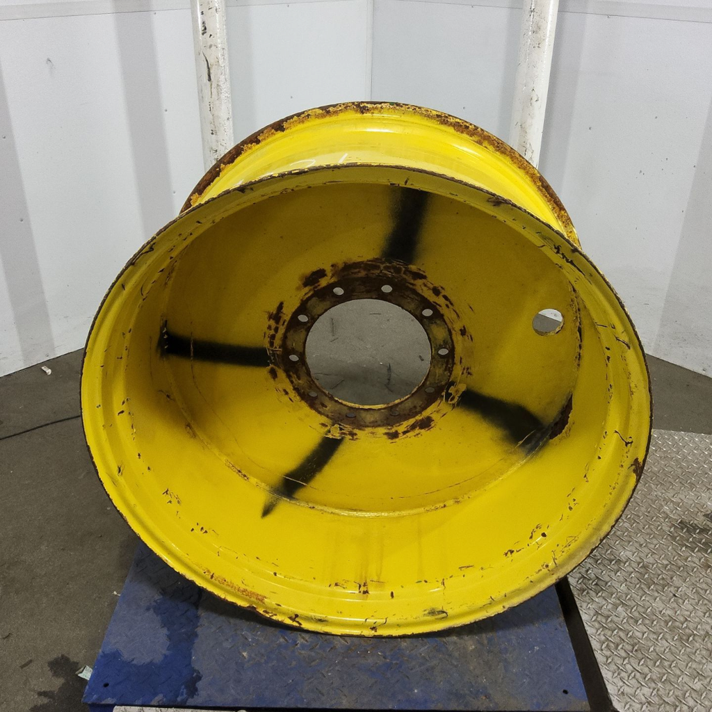 18"W x 38"D, John Deere Yellow 10-Hole Flat Plate Sprayer