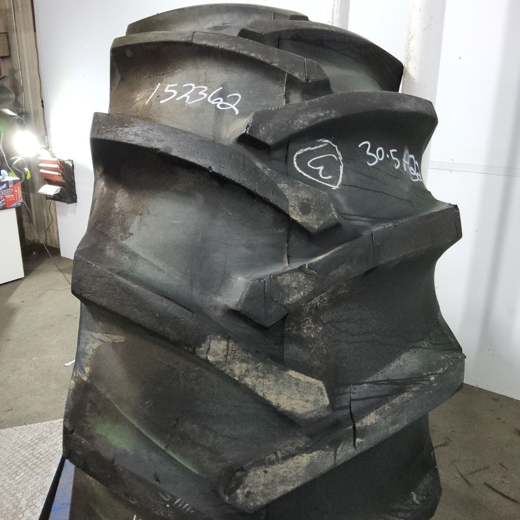 30.5L-32 Firestone All Traction Field & Road R-1 F (12 Ply), 85%