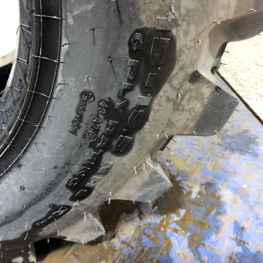 15-19.5 Galaxy Marathoner R-4 C (6 Ply), 99%