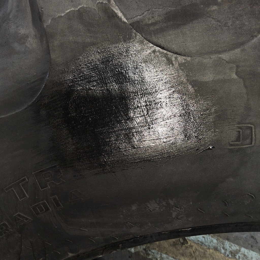 16.9R28 Goodyear Farm Super Traction Radial R-1W 136A8 95%