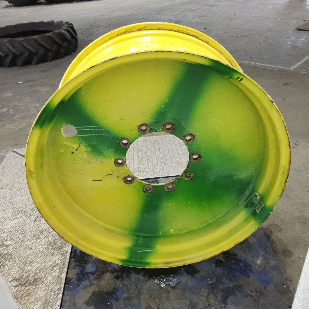 18"W x 38"D, John Deere Yellow 10-Hole Flat Plate Sprayer