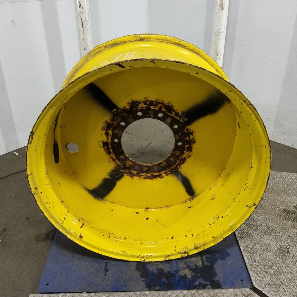 18"W x 38"D, John Deere Yellow 10-Hole Flat Plate Sprayer