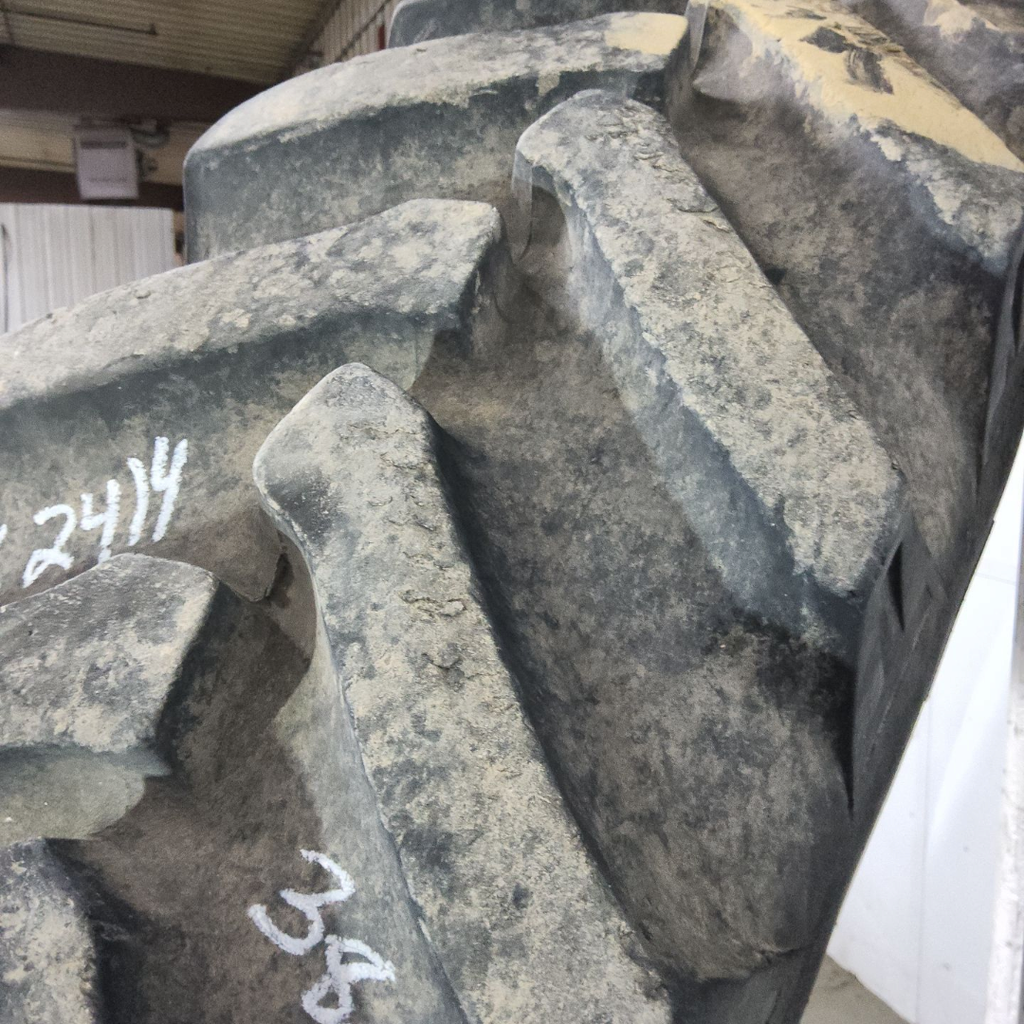 380/90R54 Titan Farm TT49V Radial R-1W 152B 70%