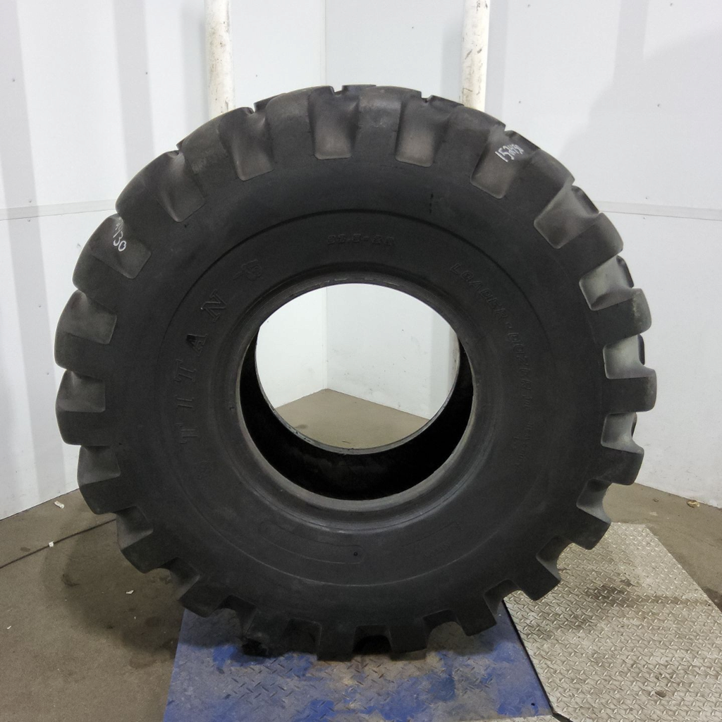 23.5-25 Titan OTR Loader Dozer II L-2 L (20 Ply), 85%