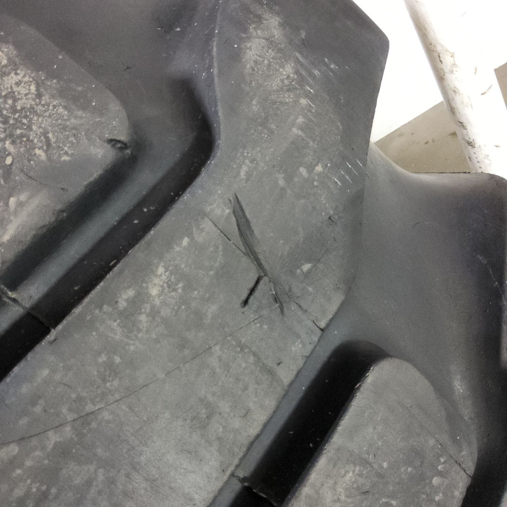 23.5-25 Titan OTR Loader Dozer II L-2 L (20 Ply), 85%