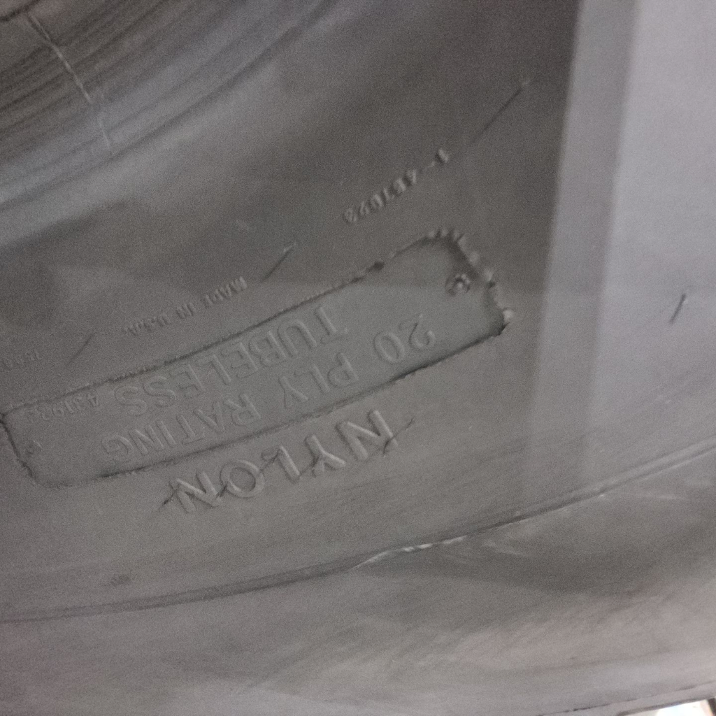 23.5-25 Titan OTR Loader Dozer II L-2 L (20 Ply), 85%