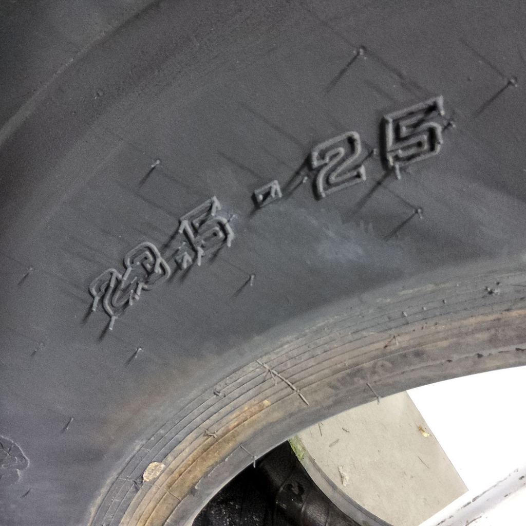 23.5-25 Titan OTR Loader Dozer II L-2 L (20 Ply)