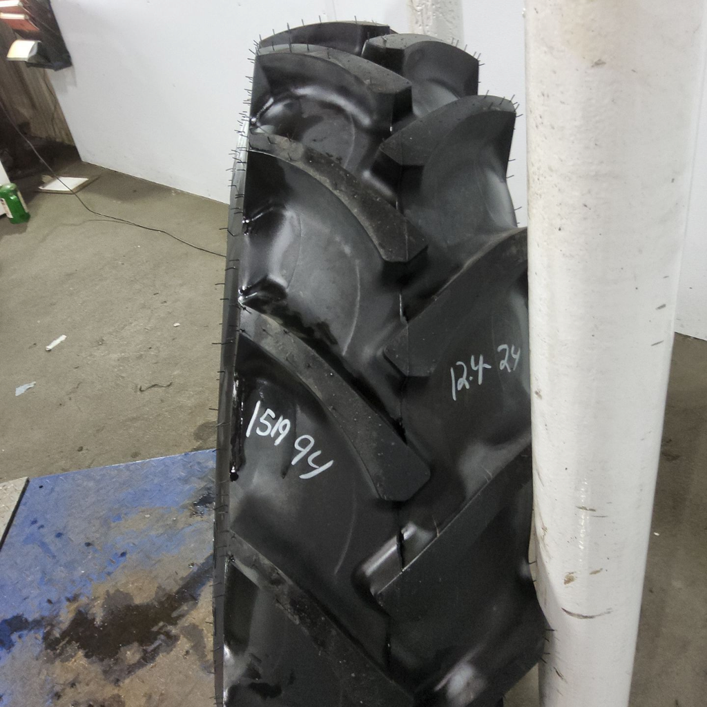 12.4-24 Galaxy Agri-Trac II R-1 D (8 Ply), 99%