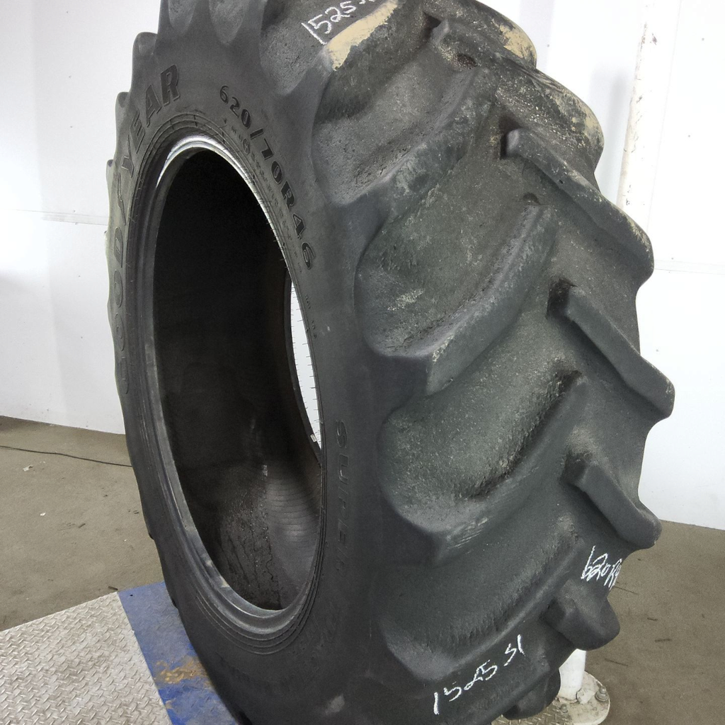 620/70R46 Goodyear Farm DT820 Super Traction R-1W 162A8 55%