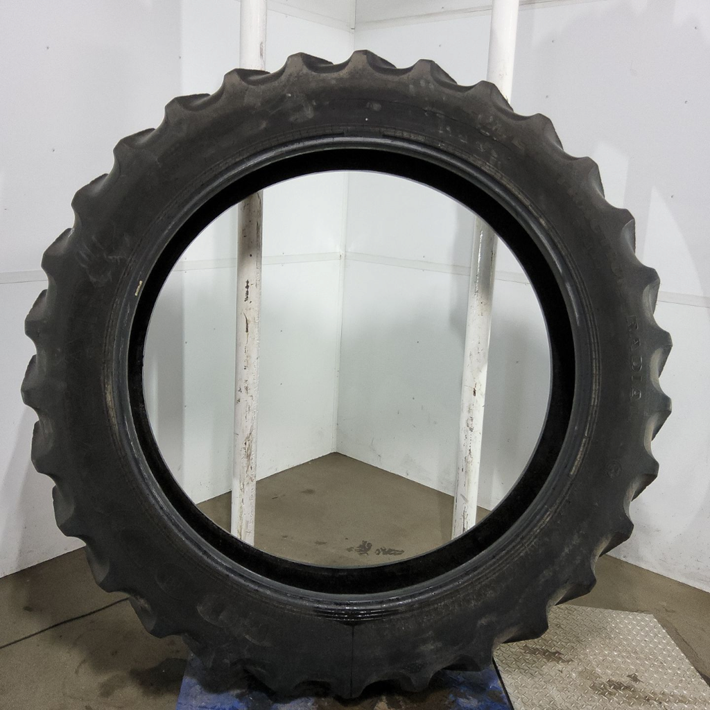 320/105R54 Goodyear Farm DT800 Super Traction R-1W 163D 65%