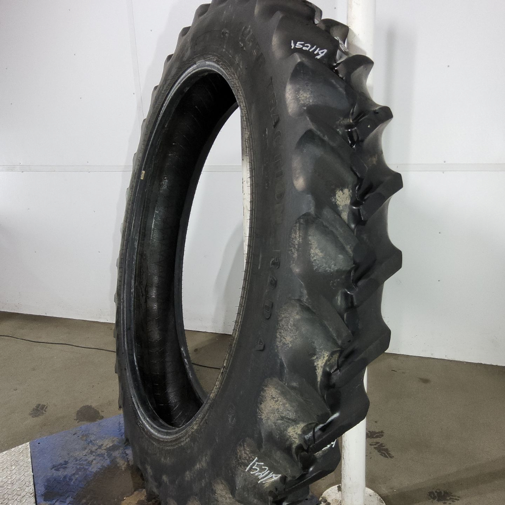 320/105R54 Goodyear Farm DT800 Super Traction R-1W 163D 65%